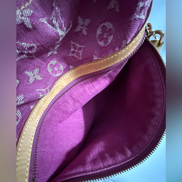 🌈SALE⭐️ Louis Vuitton Monogram Denim Baggy Shoulder Bag in Popular Pink - Picture 5 of 13